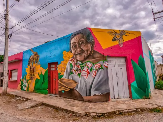 Maní Magic Town mural