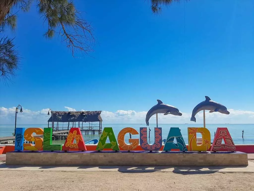 colored letters Isla Aguada Magic Town