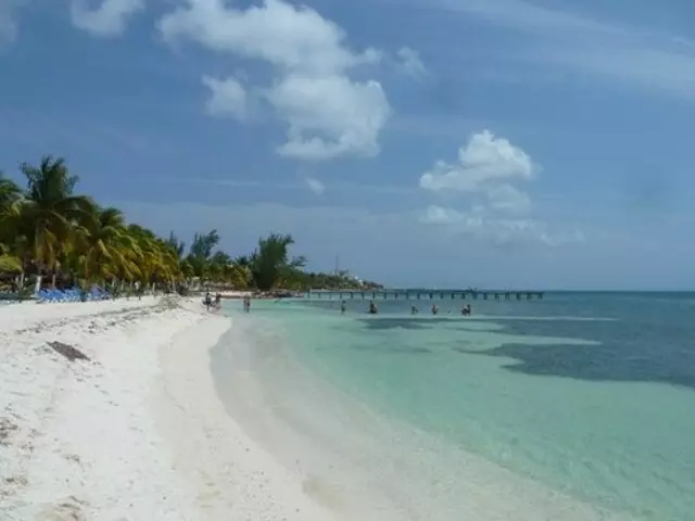Lancheros Beach Isla Mujeres
