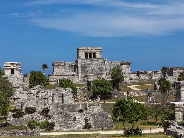 Visiting the Tulum Archaeological Site